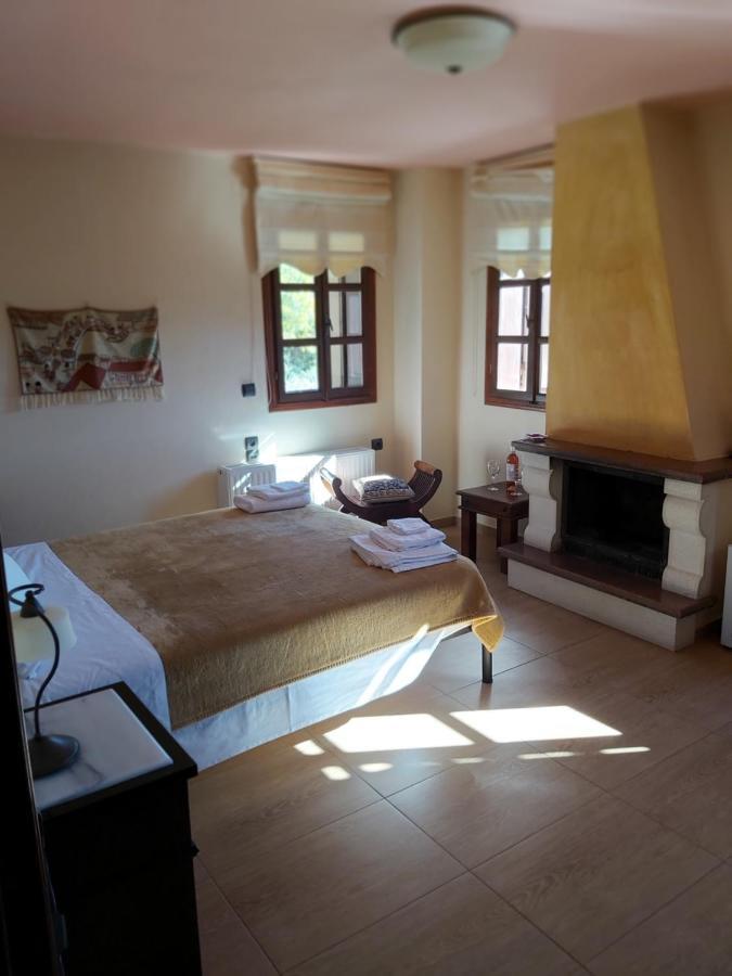 Αρχοντικό Βογιάρου Hotell Kalarítai Exteriör bild
